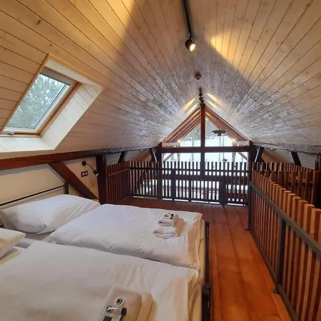Stalkov Ceska Kanada Lodge
